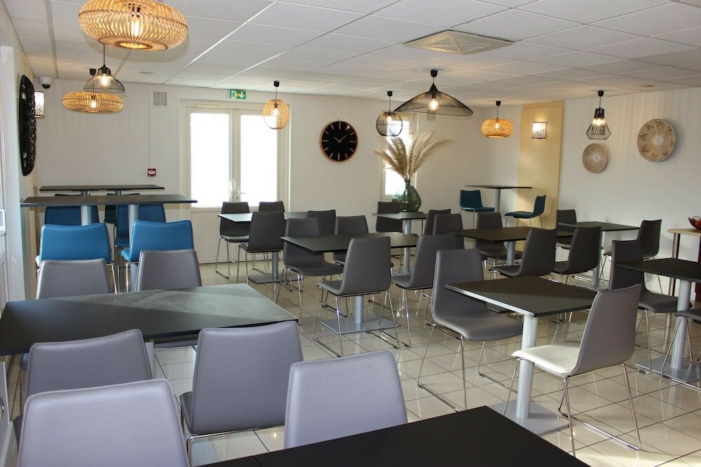 Фото Kyriad Bordeaux- Lormont