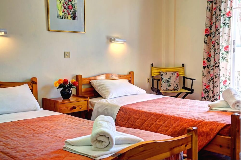 Фото Benitses Arches