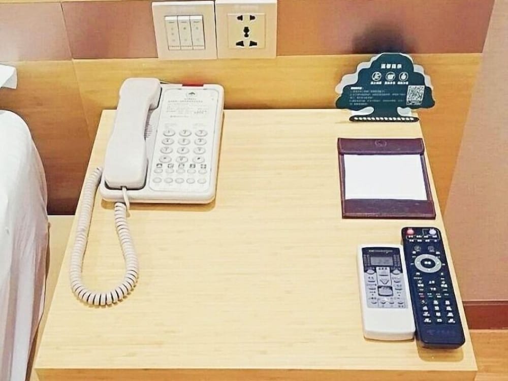 Фото Greentree Inn Jingan Xinzha Road