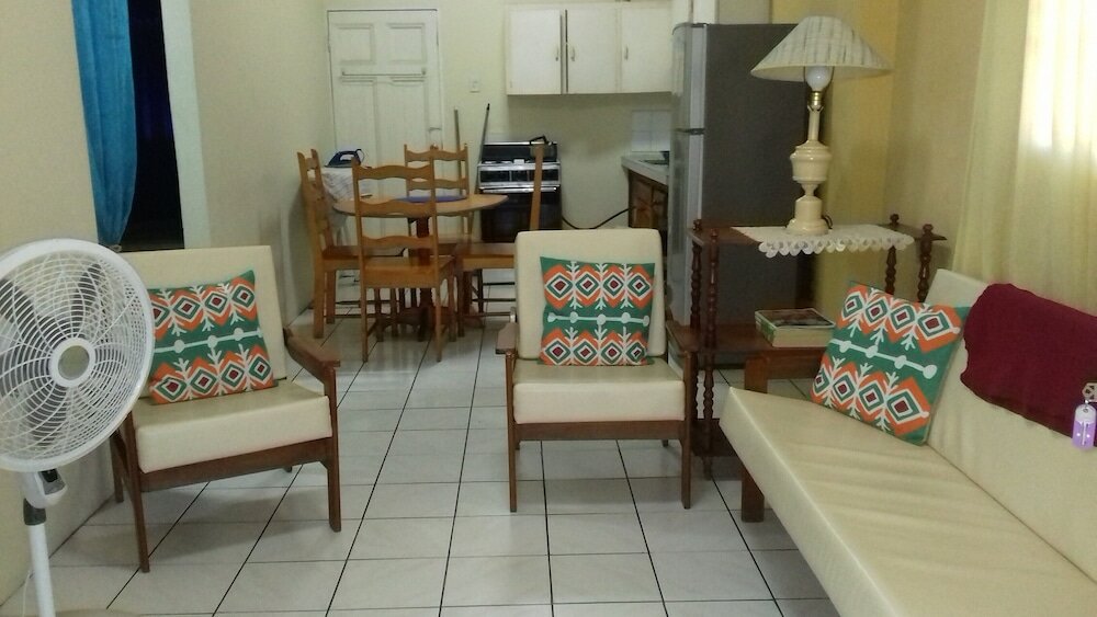 Фото Melbourne Inn Trinidad