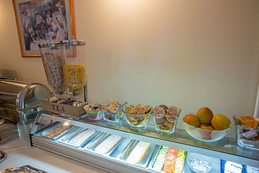 Фото Helios Apartman Hotel