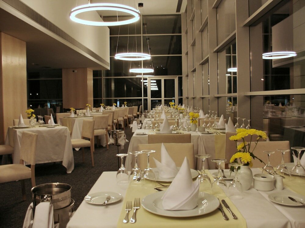 Фото VIP Executive Azores Hotel