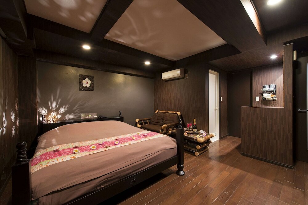 Фото Alo alo - Adults Only