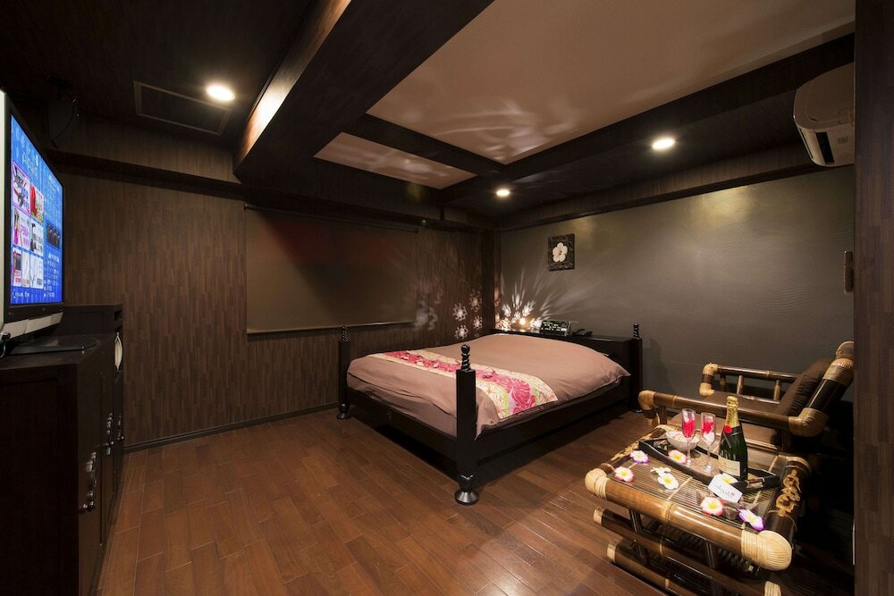 Фото Alo alo - Adults Only