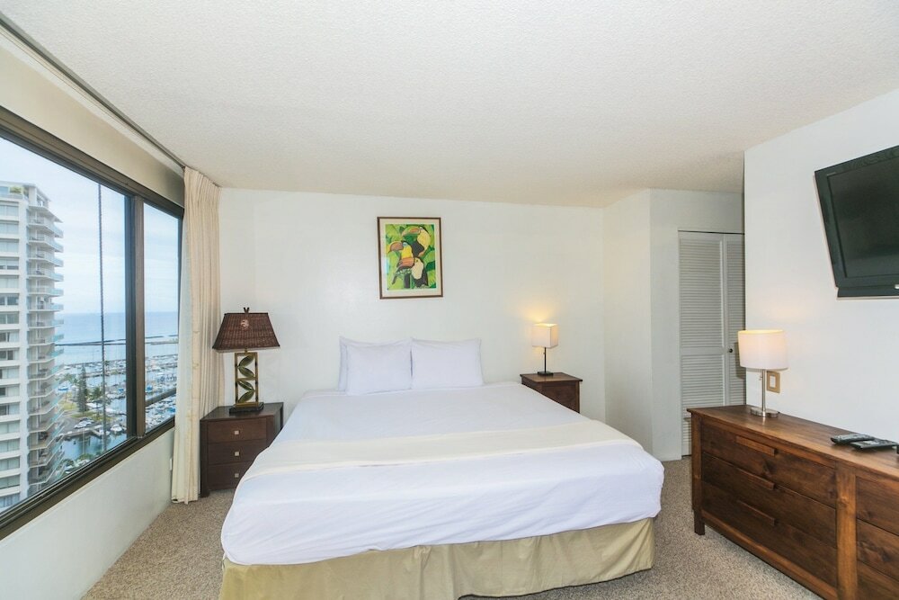 Фото Discovery Bay One Bedroom Condos with Kitchen & Free Wifi!