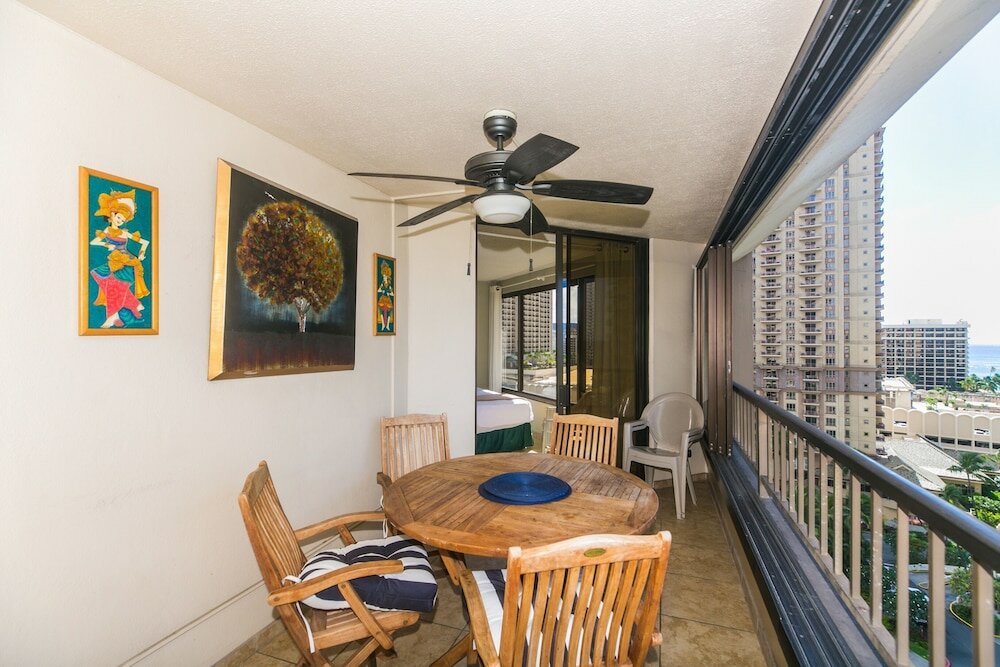 Фото Two Bedroom Discovery Bay High Rise Condos with Lanai & Gorgeous Views