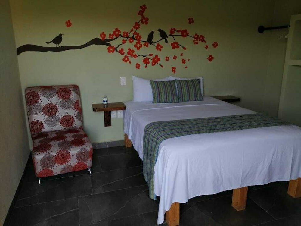 Фото El Cihualteco Hotel Restaurante Bar