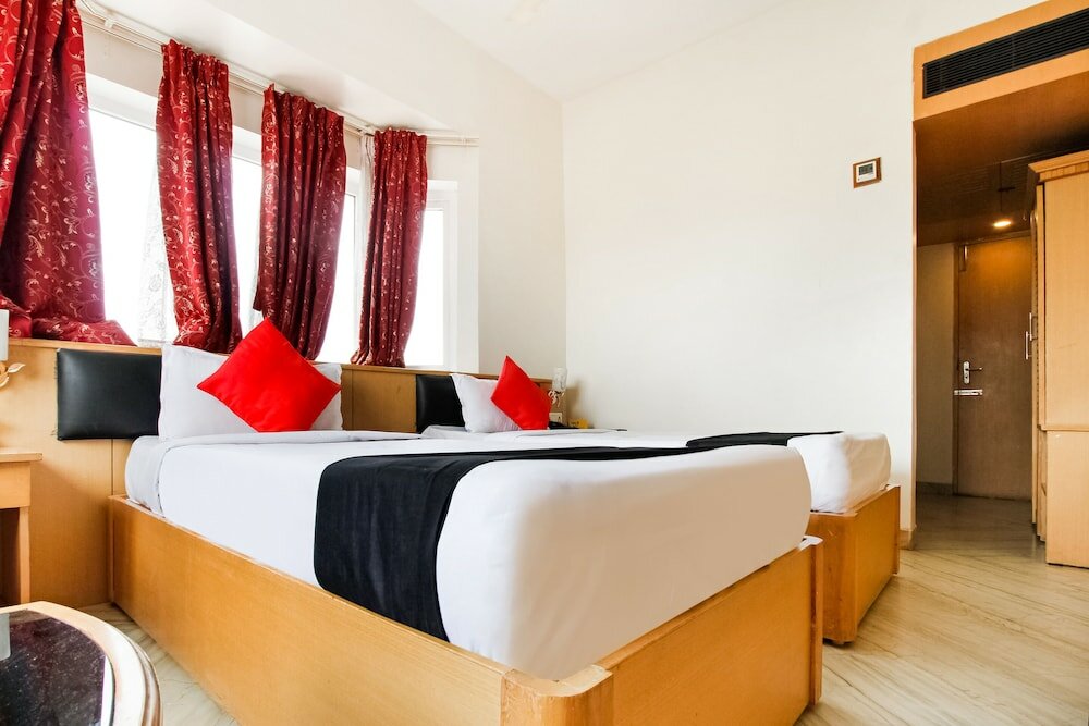 Фото Capital O 61144 Hotel Raj