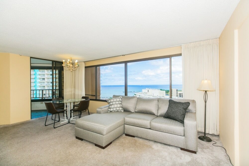 Фото Two Bedroom Discovery Bay High Rise Condos with Lanai & Gorgeous Views