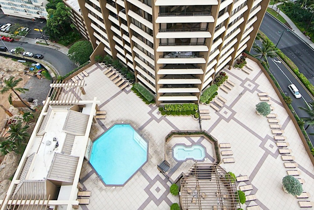 Фото Two Bedroom Discovery Bay High Rise Condos with Lanai & Gorgeous Views