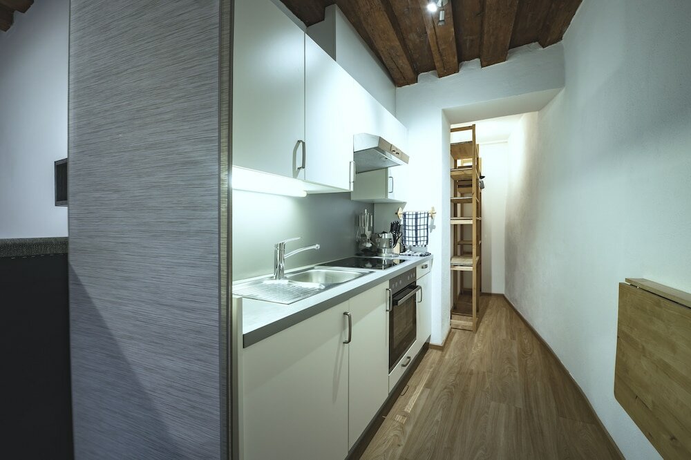 Фото Basic Apartments downtown