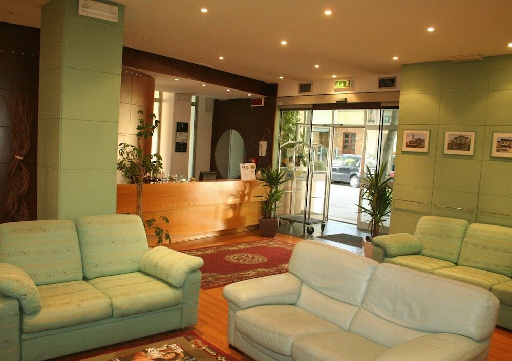 Фото отеля 2