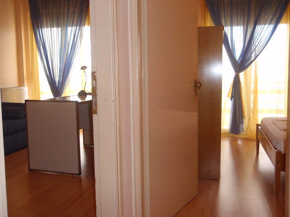 Фото Atlantis Hotel