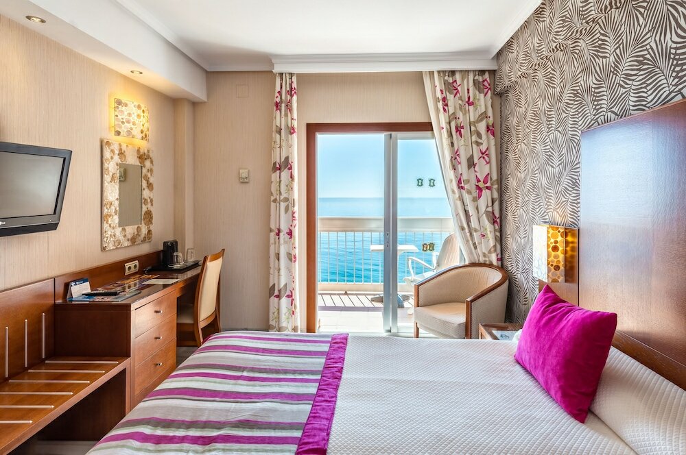 Фото Hotel Balcón de Europa