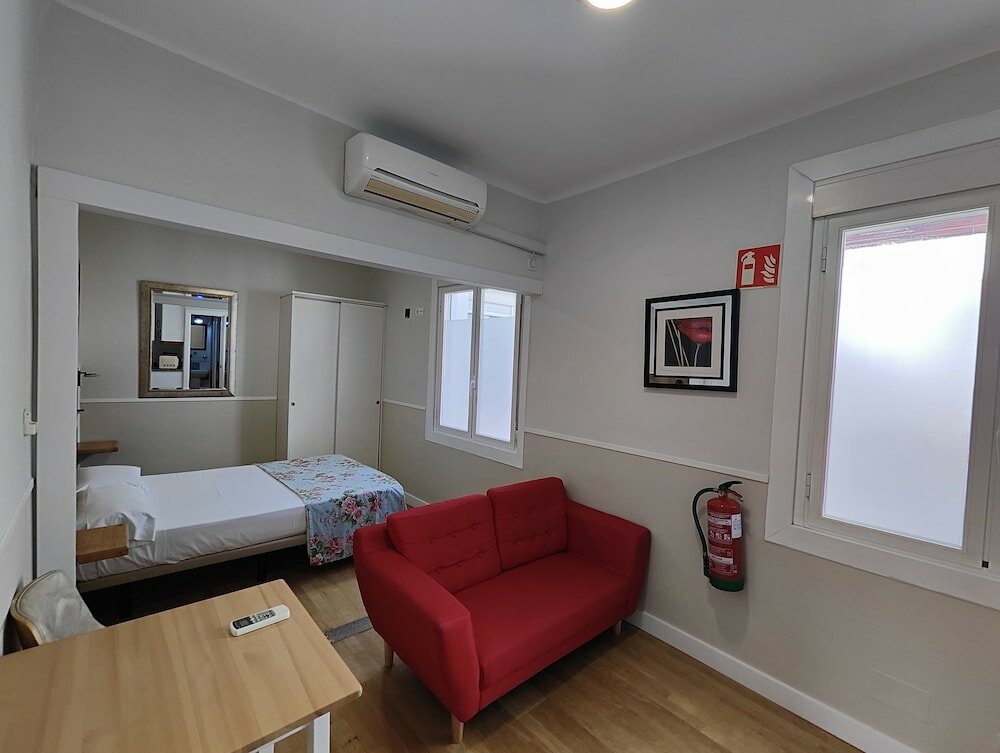 Фото Apartamentos Mayor Centro