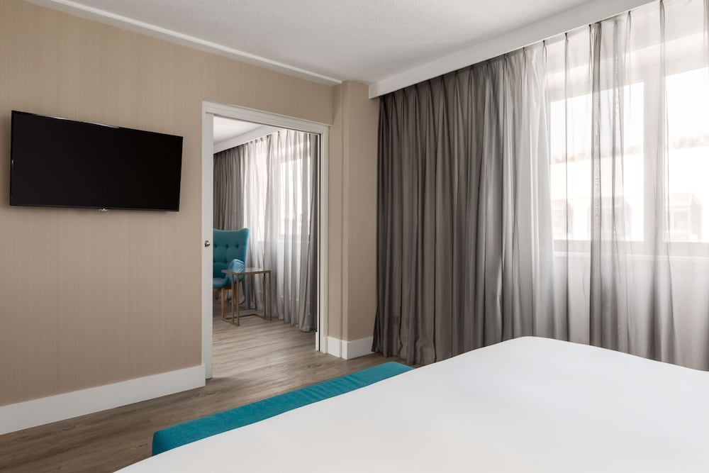 Фото Hotel NH Nice