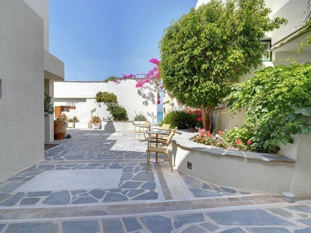 Фото Iria Beach art hotel