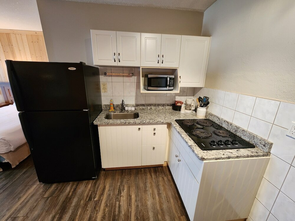 Фото Aspen Village Inn