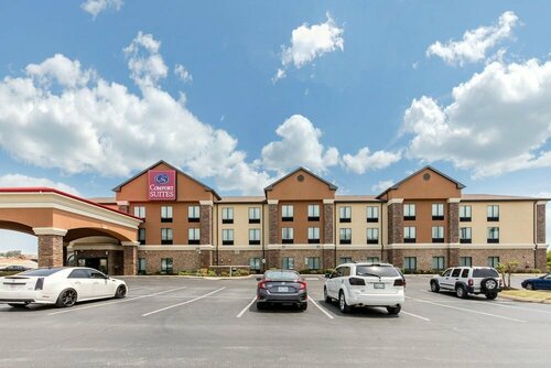 Гостиница Comfort Suites Jackson I-40 в Джексоне