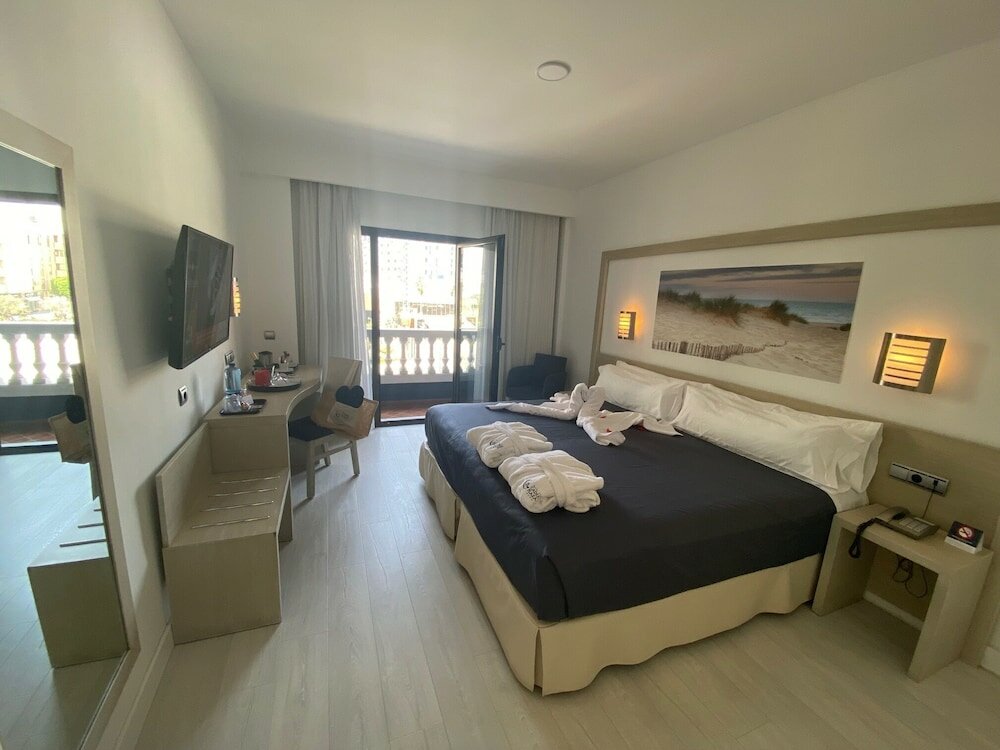 Фото Hotel SPA Cádiz Plaza