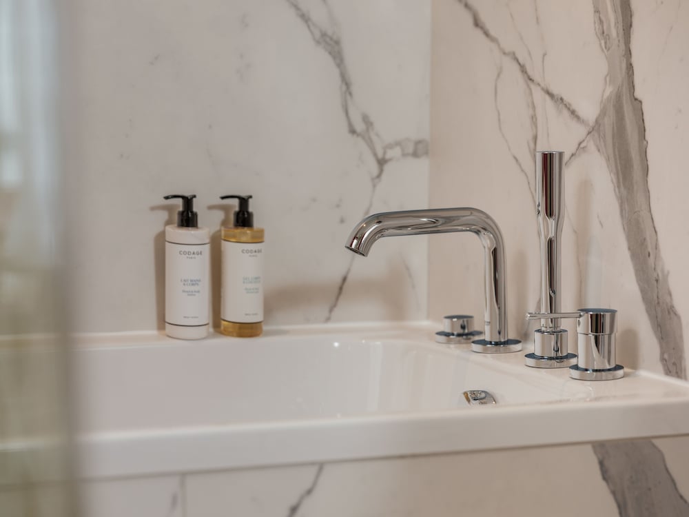 Фото Seven Hotel Paris