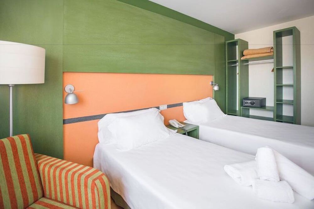 Фото Hotel Naval Sestao