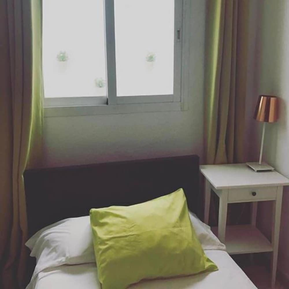 Фото Hostal Berlin