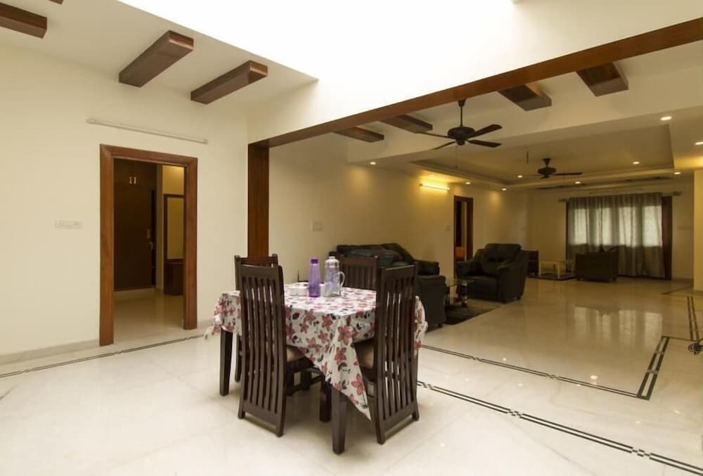 Фото Eyrie Suites