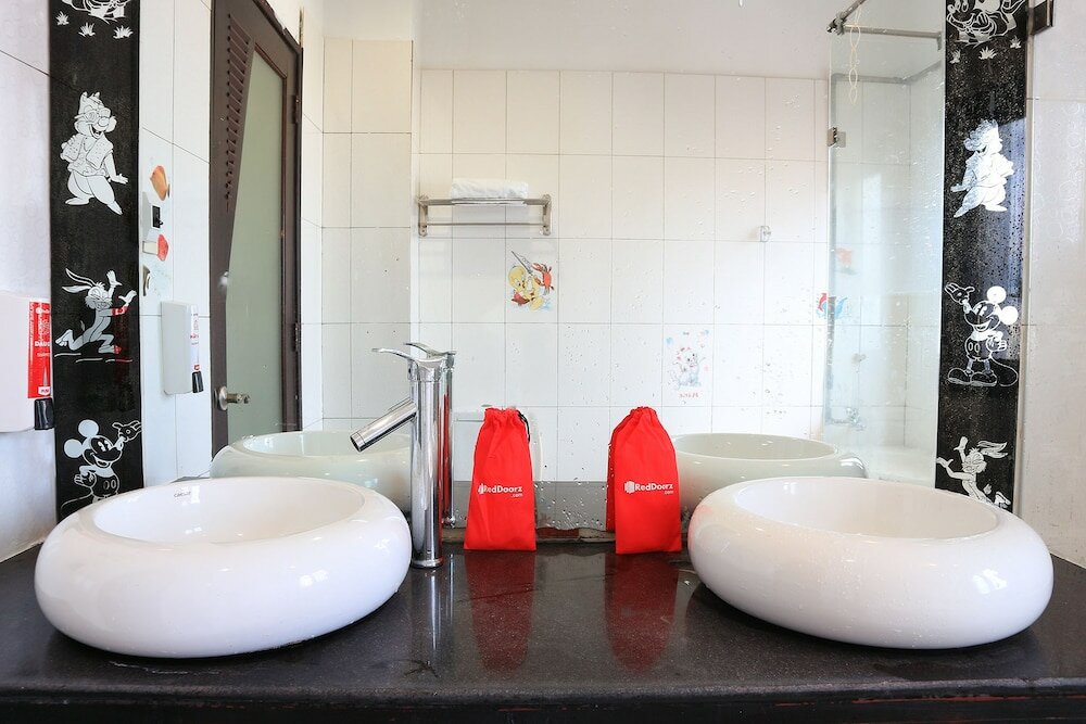 Фото RedDoorz near Gia Dinh Church