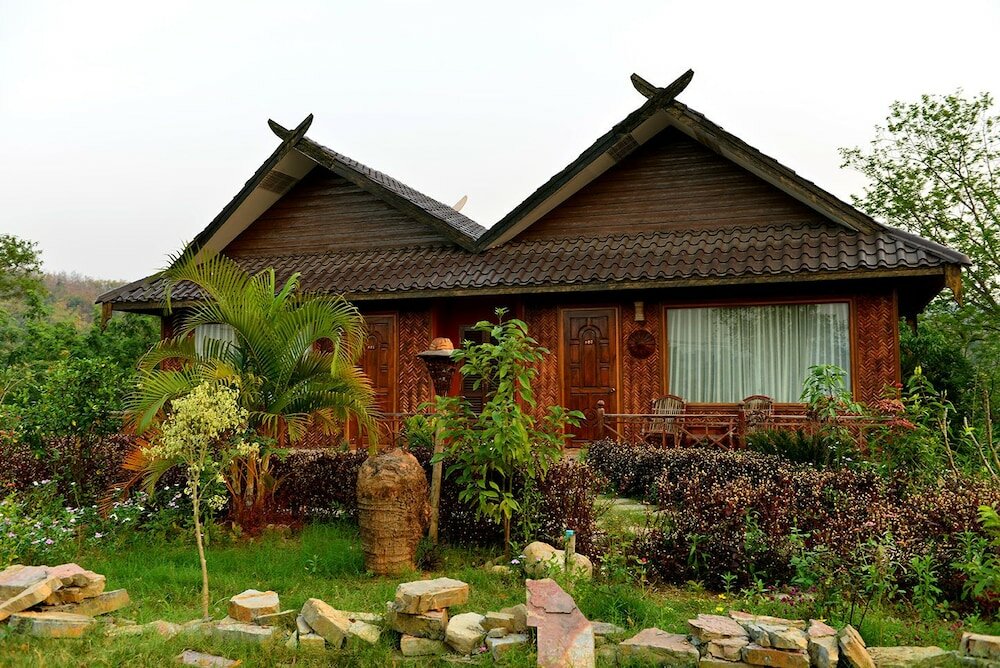 Фото Mr. Charles River View Lodge