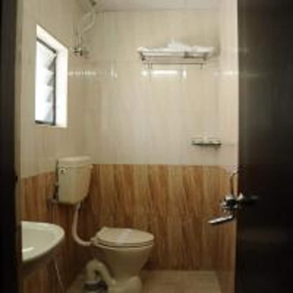 Фото Balaji Residency