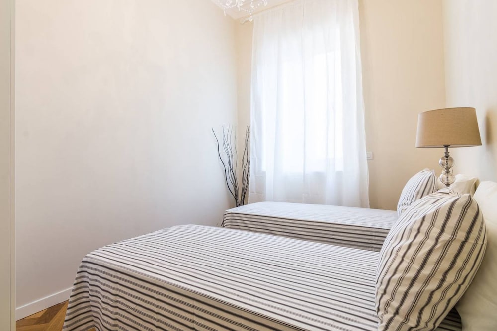 Фото Luxury 3 Bedrooms Near Duomo