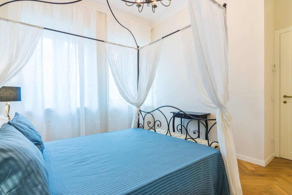 Фото Luxury 3 Bedrooms Near Duomo