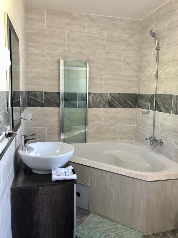 Фото The Clan Guest House