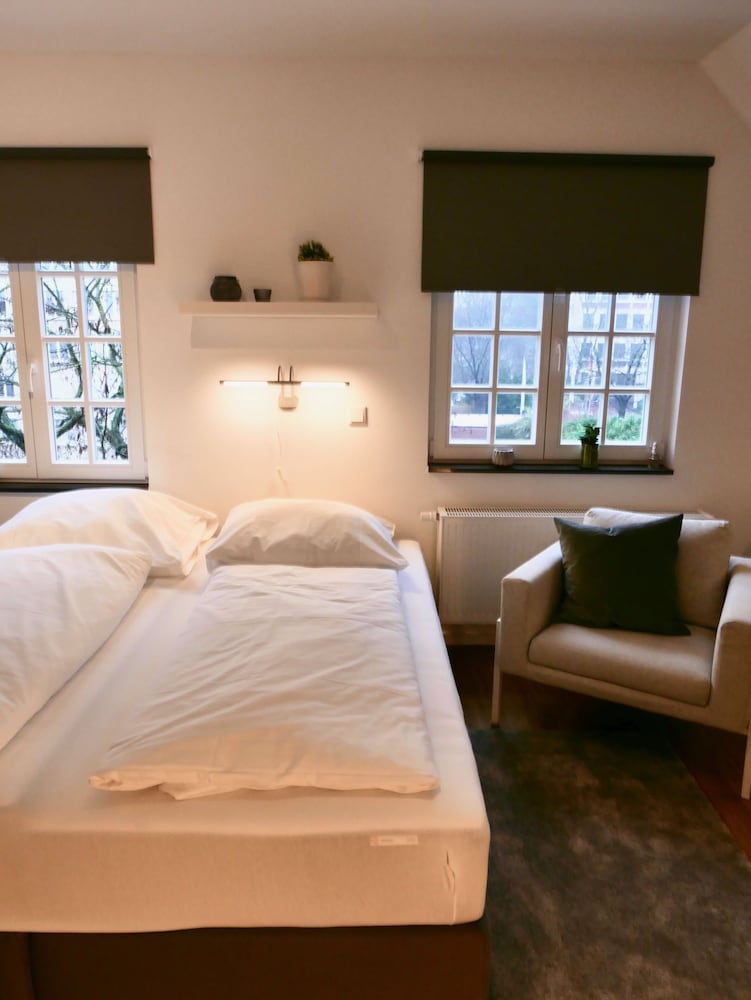 Фото Fachwerk Hotel Wuppertal