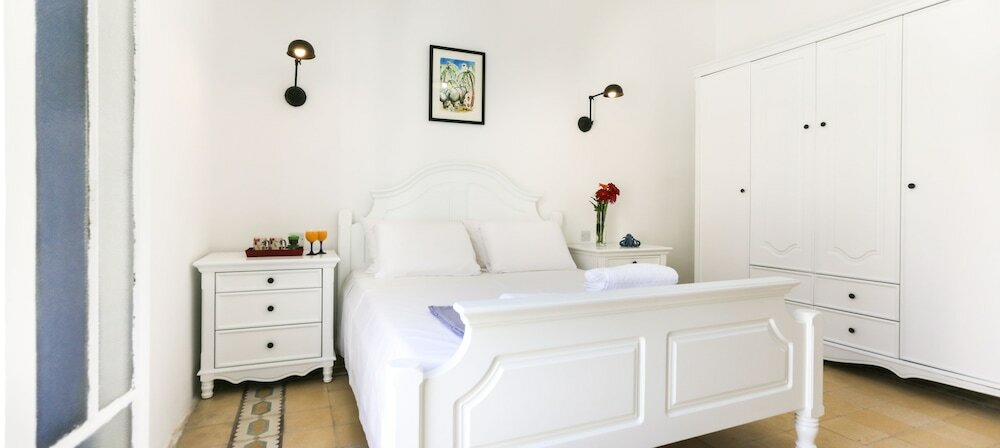 Фото House of Pomegranates