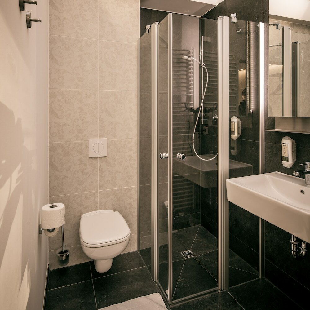 Фото Little Suite Apartments