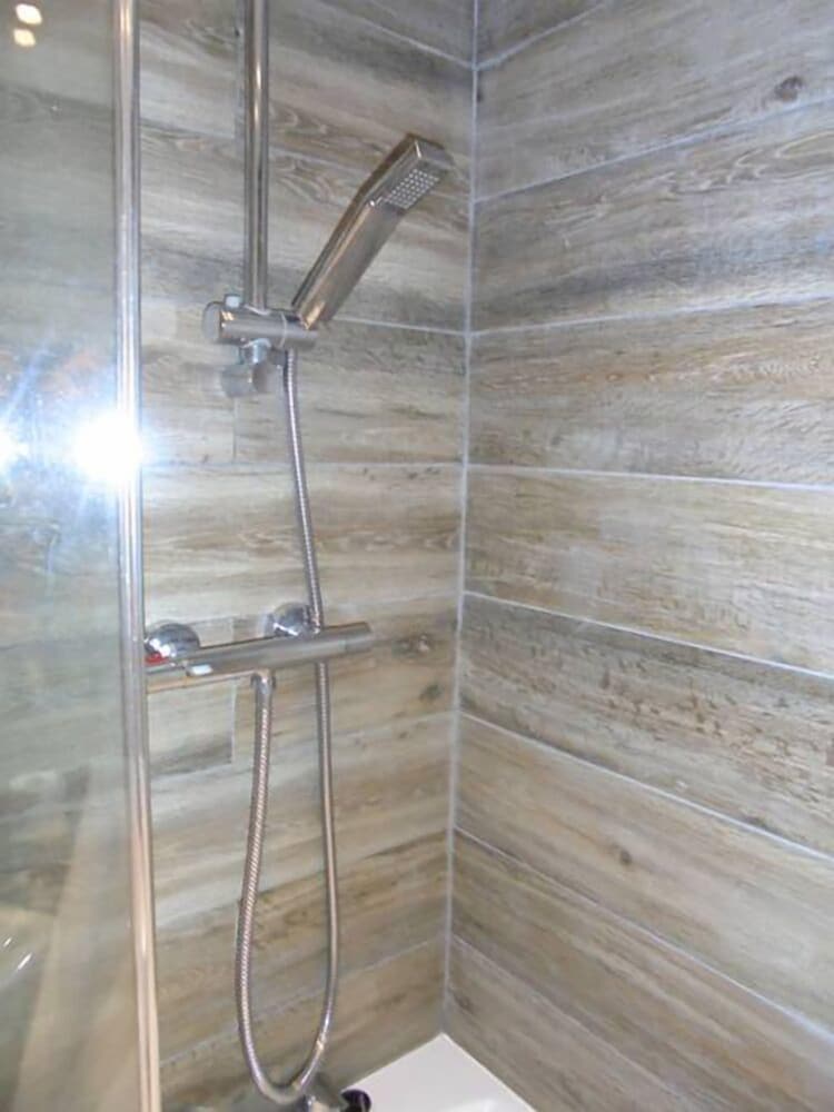 Фото Needles Cottages