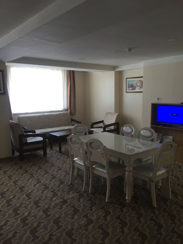 Фото Отель Очир титэм (Бриллиантовая корона)