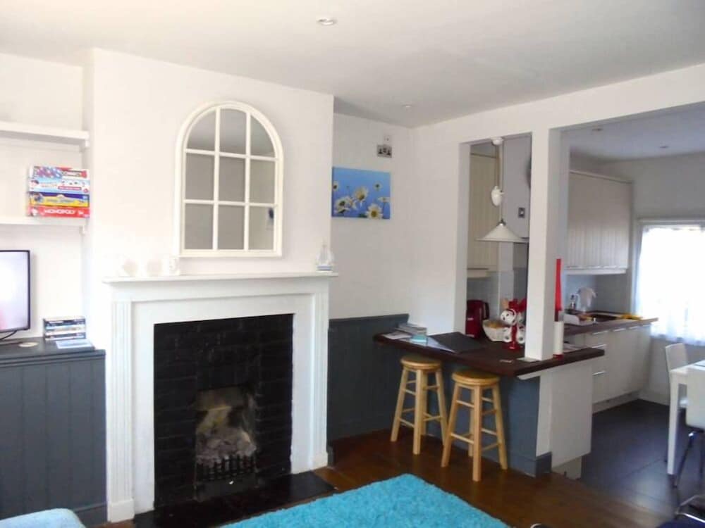 Фото Tower Cottage