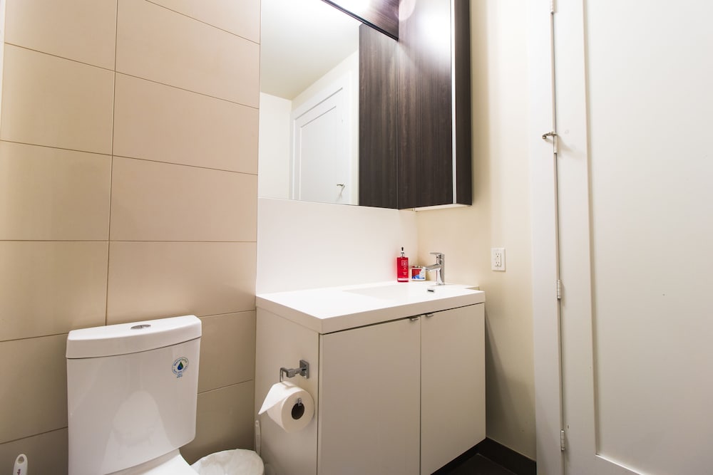 Фото Luxury One Bedroom by Rogers Centre