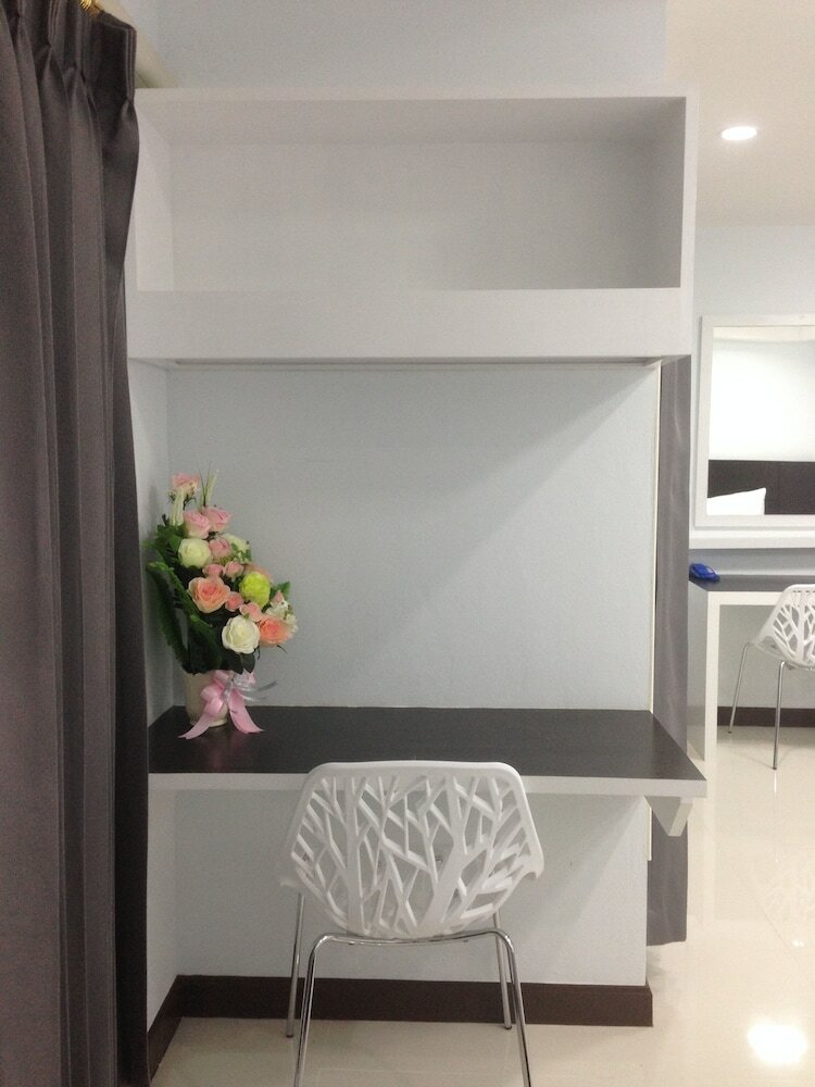 Фото Praiyanan Place Hotel