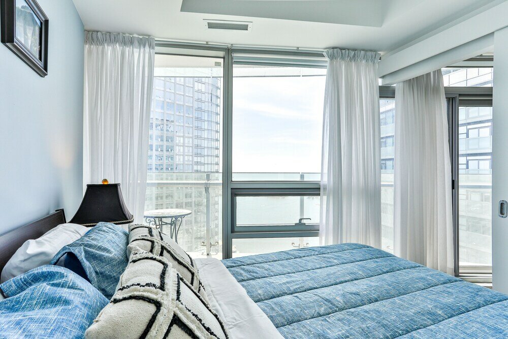 Фото Exquisite 55th Floor 2 Bed 2 Bath Parking