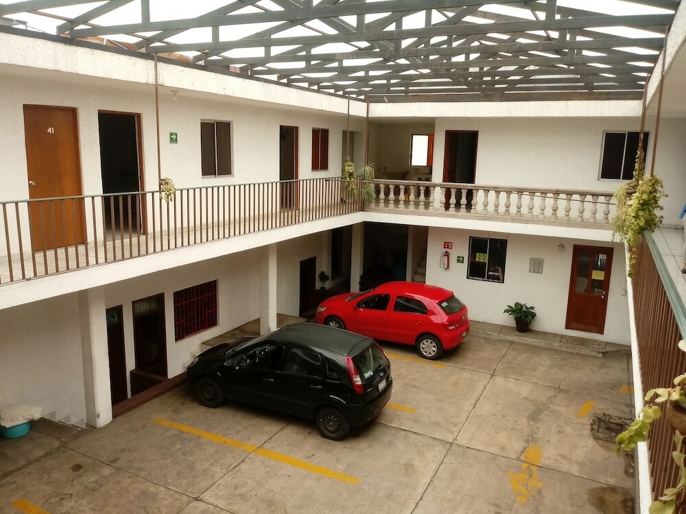 Фото отеля 2