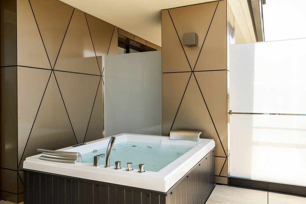 Фото The Promenade Luxury Wellness Hotel