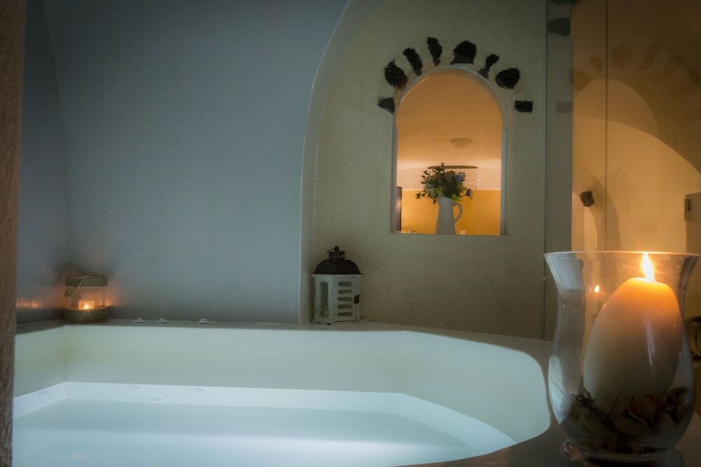 Фото Linos Suites