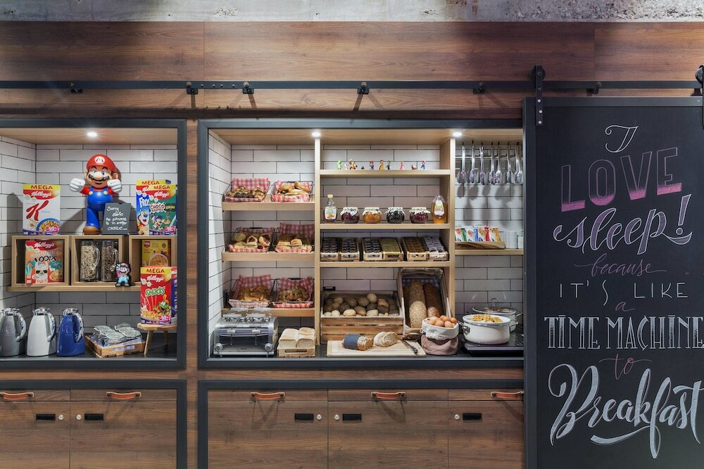 Фото Moxy Frankfurt City Center