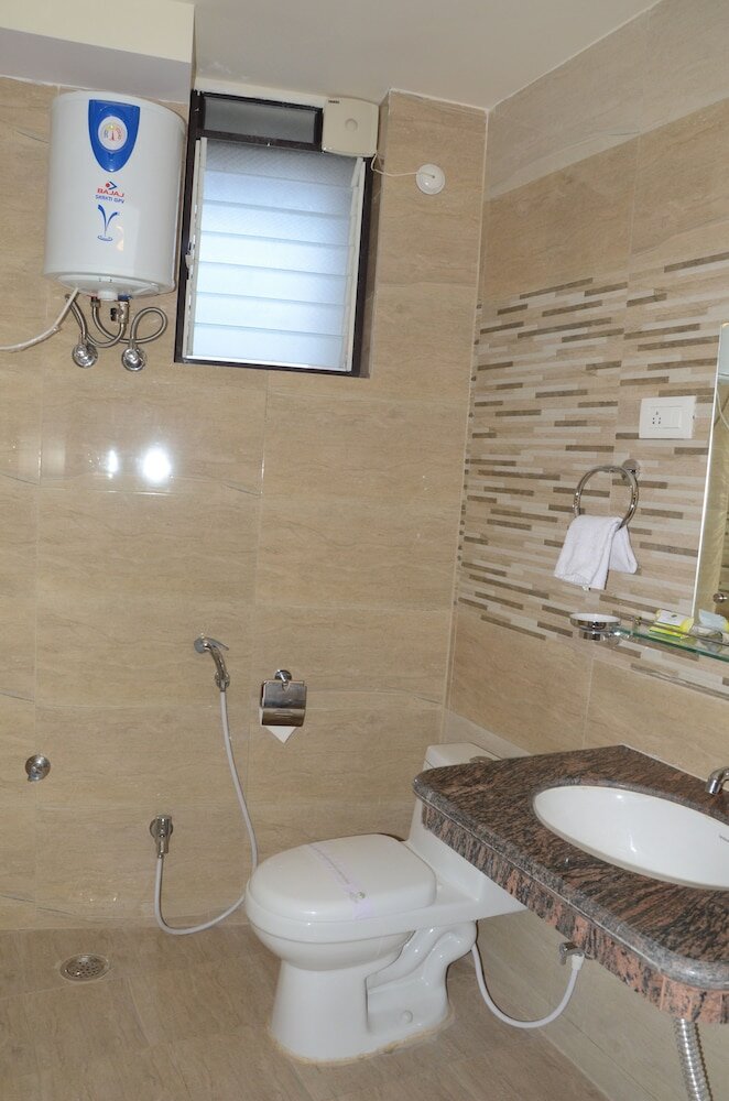 Фото Hotel Mercury Residency