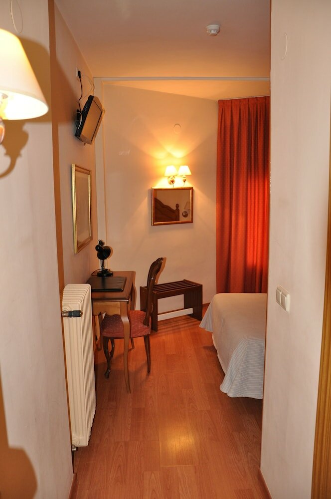 Фото Hostal Tafalla