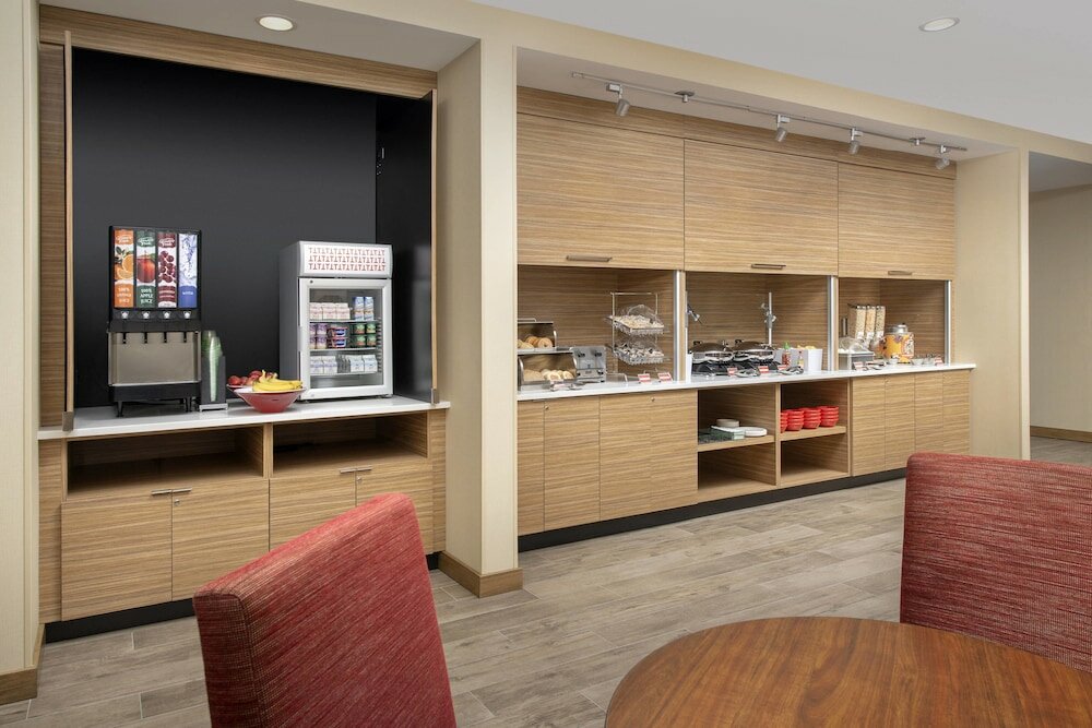 Фото TownePlace Suites by Marriott College Park